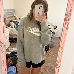 nike sweatshirt